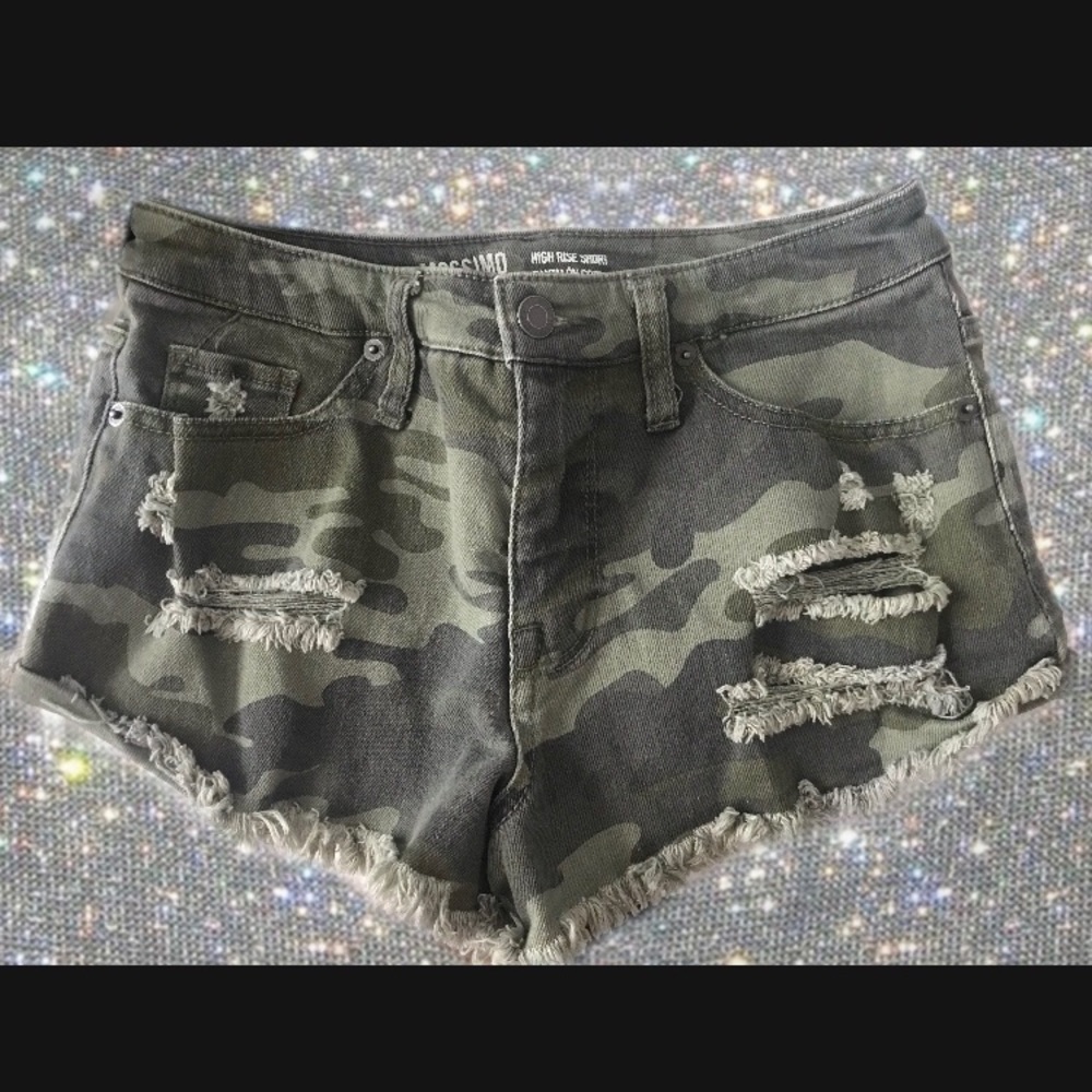 Camp distressed shorts